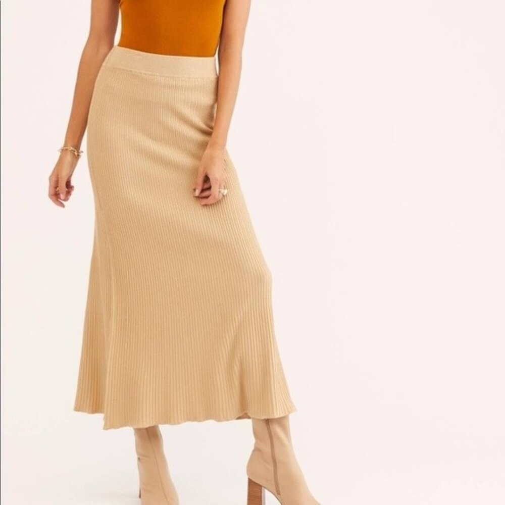 NWT Free People Shine Bright in Beige Ribbed Pull-on Sweater Skirt M $60